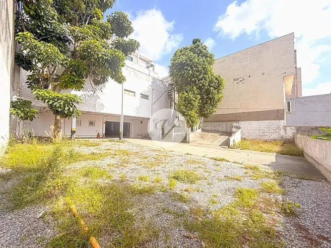 Excelente Imóvel Comercial na Av. Itamarati | Estrutura Ideal para Clínicas, Academia, Esc