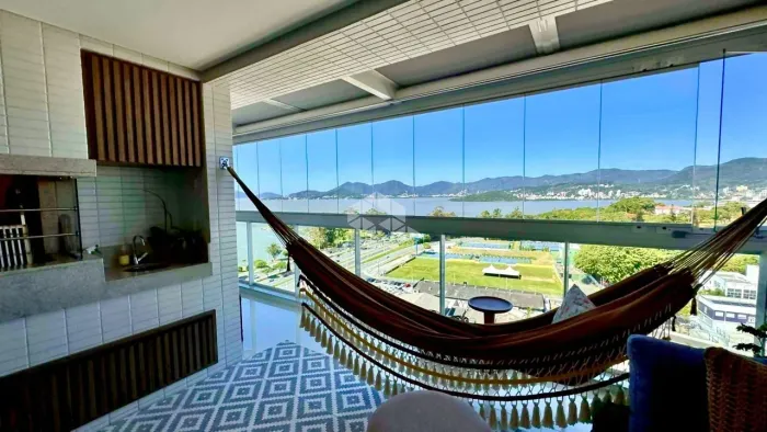 APARTAMENTO MOBILIADO COM 3 SUÍTES VISTA MAR E 2 VAGAS NA AGRONÔMICA BEIRA MAR NORTE