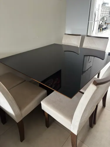 Mesa com 6 cadeiras