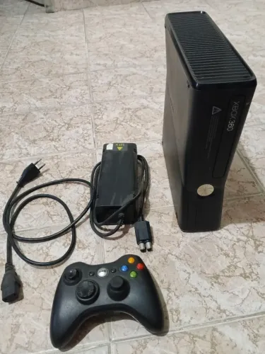 X-box 360 com Kinect + jogos