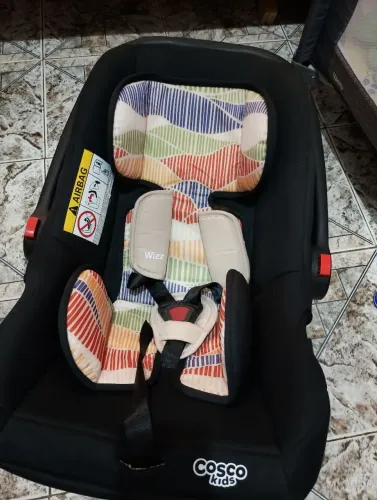 Vendo bebê conforto semi-novo Cosco kids