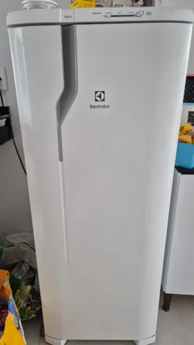 Geladeira Eletrolux R31 240L