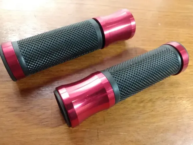 Manopla esportiva Intech p/ moto