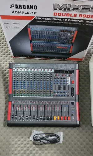 Mesa de som nova nunca usada. 1.900,00