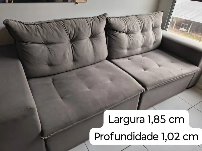 Sofá três lugares