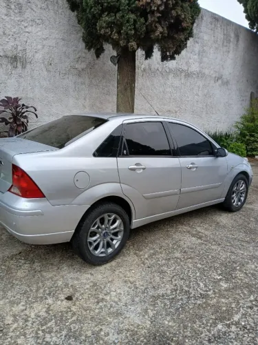 Ford Focus Ghia Sed. 2.0 16v/ 2.0 16V Flex 4P 2005