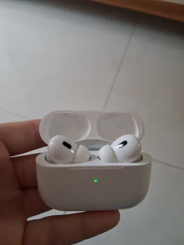 Airpods 4 com cancelamento de ruido