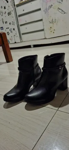 Bota cano curto salto