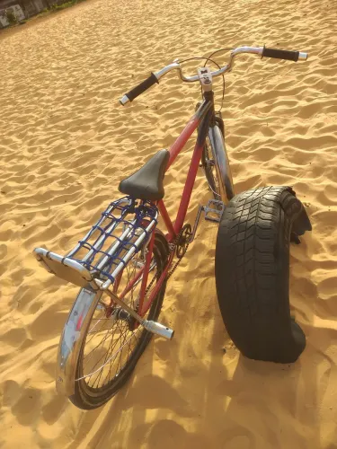 Vendo uma bicicleta 26 por 800 reais valor negociável chamar no whats *