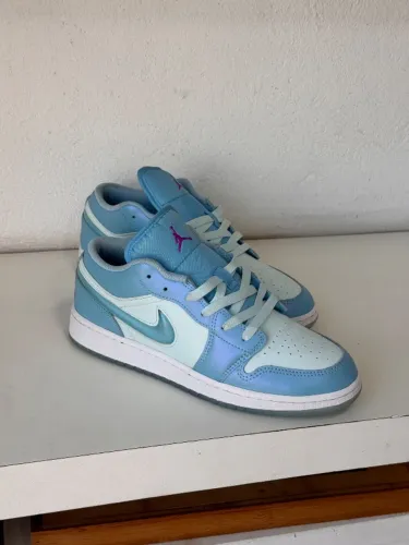 NIKE AIR JORDAN