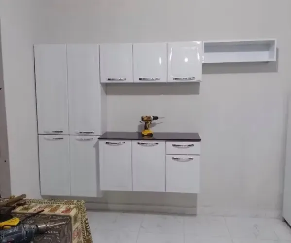 Armário de Cozinha Compacto Itatiaia em Excelente Estado