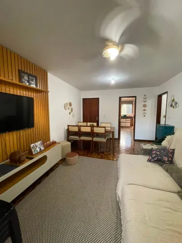Apartamento à Venda na Zona 07 de Maringá com 3 Quartos