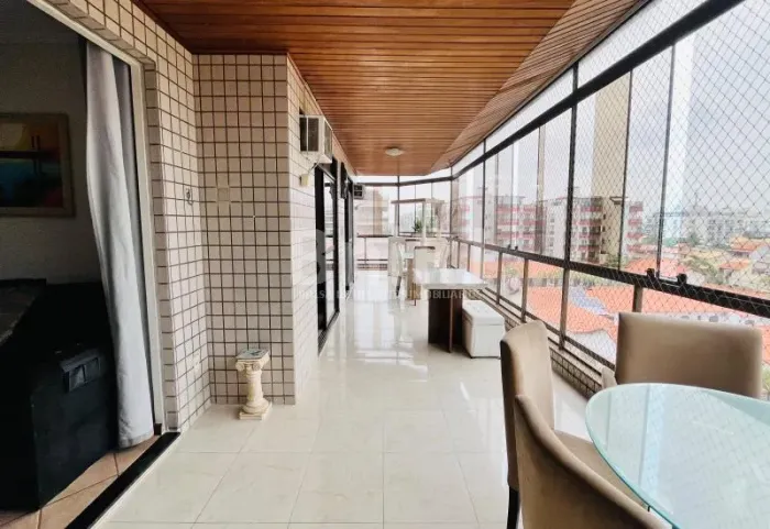 Excelente Apartamento de 140m² com 2 Vagas de Garagem no Braga