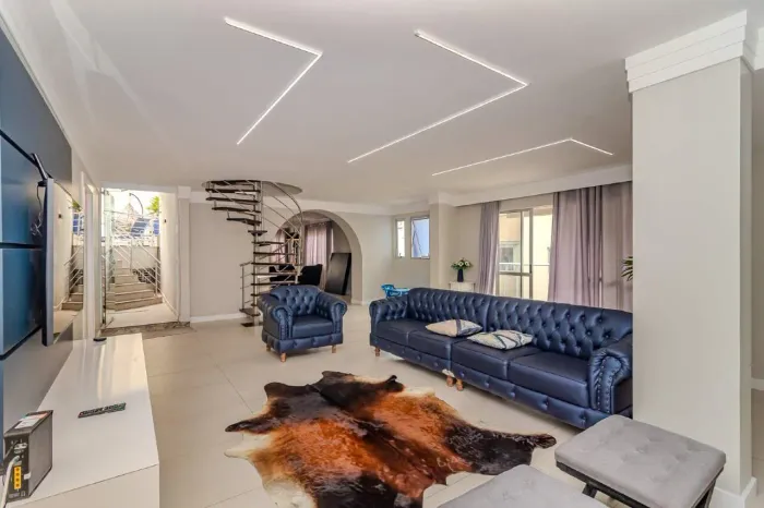 Cobertura duplex a venda no edifício Anna Christina