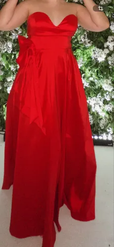 Vestido vermelho de festa