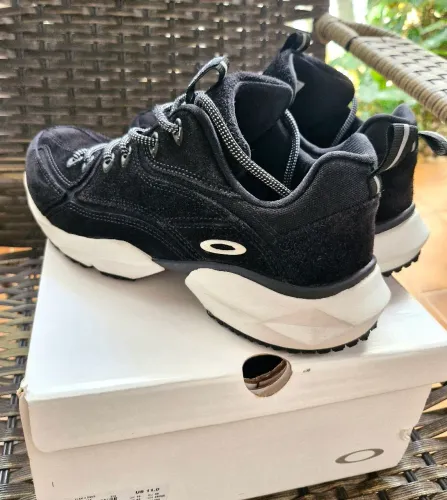 Tenis masculino Oakley 