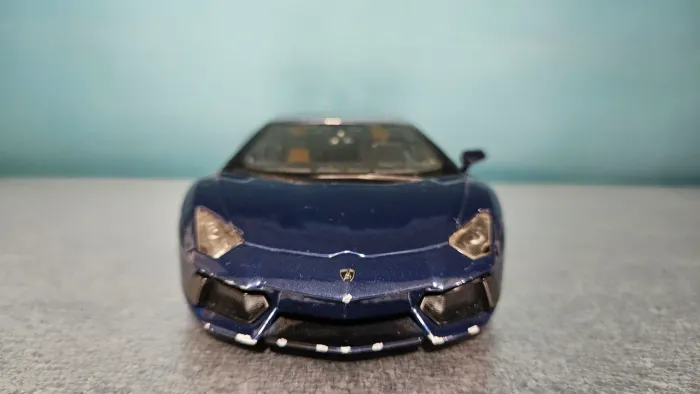 Miniatura Lamborghini Aventador 1:24