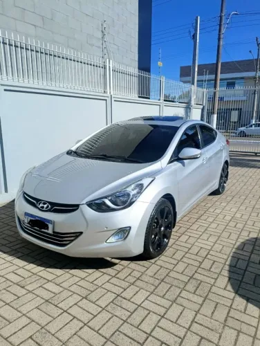Hyundai Elantra GLS 1.8 16V Aut. 2013