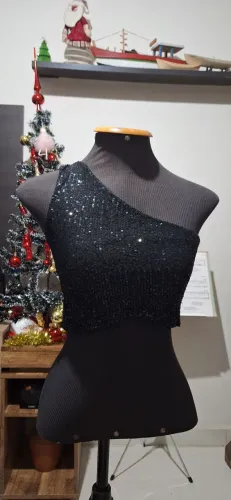 Cropped preto lantejoulas