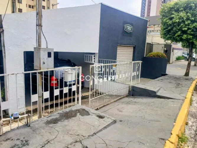 OPORTUNIDADE NO BAIRRO QUILOMBO - TERRENO DE 380 M² COM CASA EM UMA DAS LOCALIZAÇÕES MAIS
