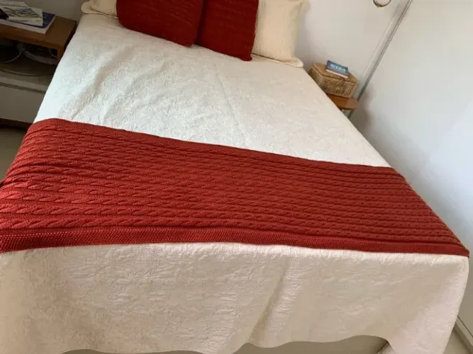 Cobre leito bordados da MMartam em excelente estado de conservação com fronha 300,00 cada