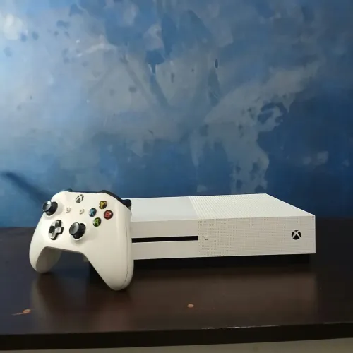 Vendo Xbox One S 1TB