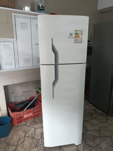 Geladeira duplex Eletrolux Frost Free frete grátis 