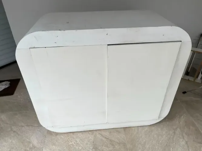Balcão branco duas portas