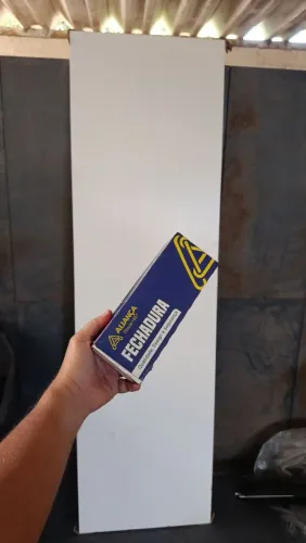 Porta branca 2.10 / 60 com fechadura