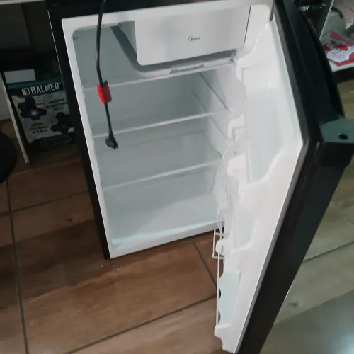 Frigobar 120 litros mídea!