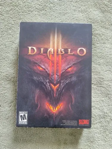 Jogo PC DVD "Diablo III" na caixa - Excelente 