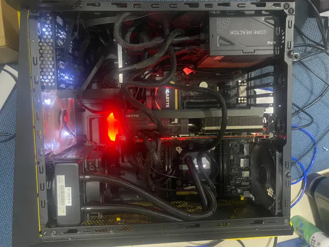 PC gamer/Hackintosh i7 6800k, RX 6900XT Red Devil