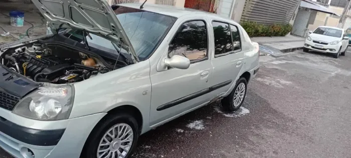Renault Clio Authentique 1.0/1.0 Hi-power 16V 3P 2004
