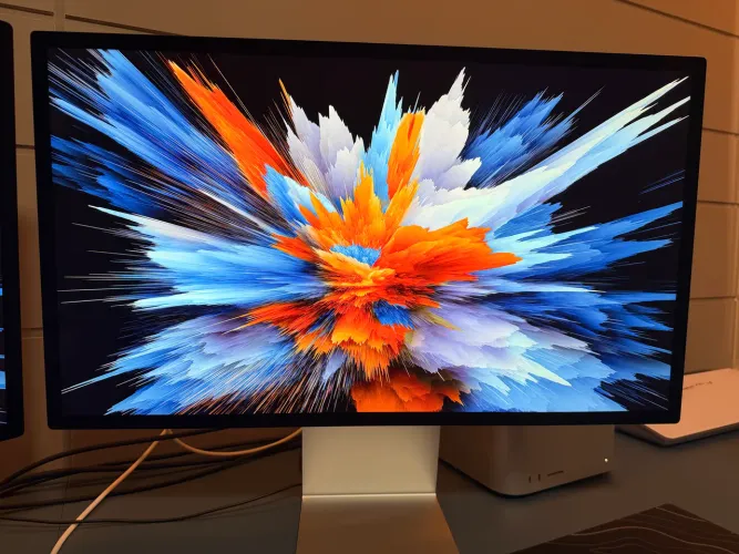 Apple Studio Display 1º Geração