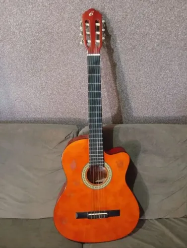 Vendo violão eletrônico único Dono 