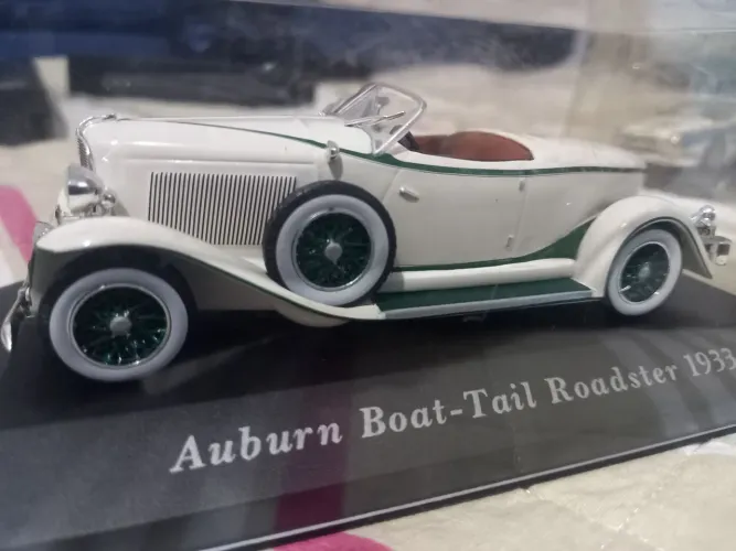 Miniatura Carro Antigo Auburn Boat Tail Roadster 1933 escala 1/43