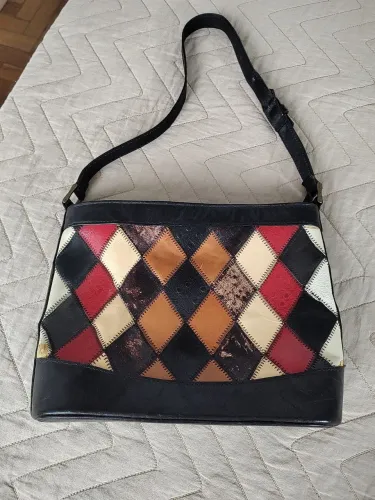 Bolsa de couro vintage, semi nova em perfeito estado de conservação
