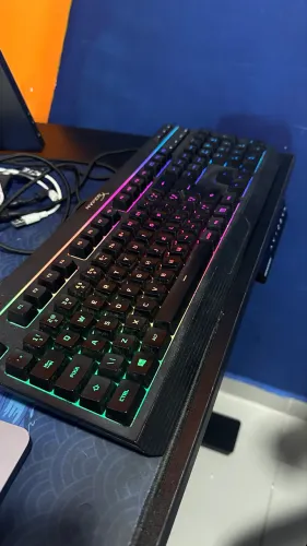 Teclado gamer iluminado hyper x alloy core egg