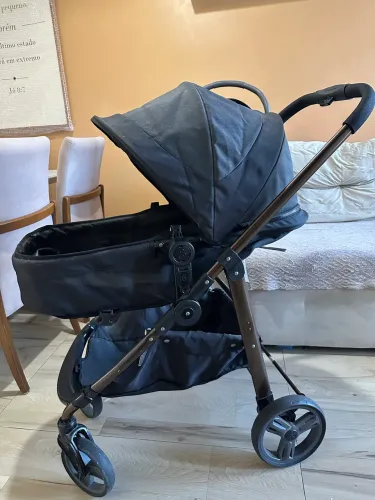 Vendo carrinho, bebê conforto e base Galzerano
