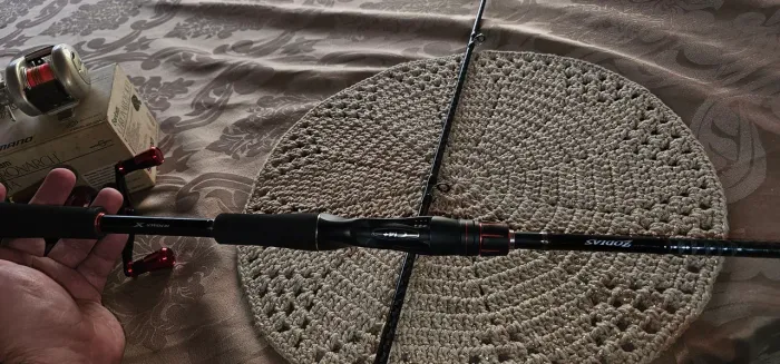 Vara de Pesca Shimano Zodias 160MH2 12-25LB 1.80m - Carretilha - 2 PARTES