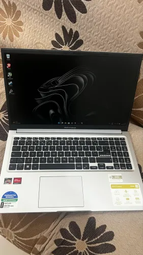 Notebook ASUS Vivobook 15 M1502,AMD Ryzen 7,8 GB RAM,512gb na garantia?