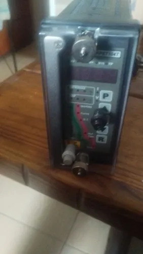 Relé pextron URPE 7104T