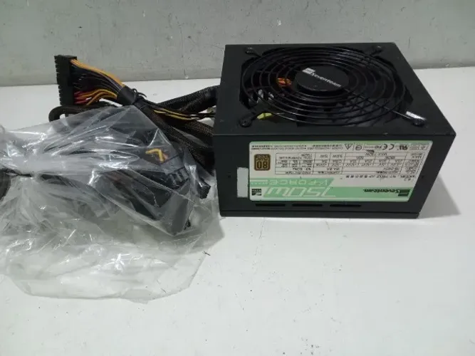 Fonte Real Seventeam 750W V-Force semi-modular