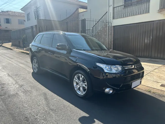 Mitsubishi Outlander 2.0 16V 160cv Aut. 2014