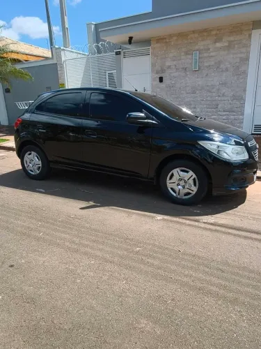 Chevrolet Onix Hatch LT 1.0 8V Flex Power Mec. 4P 2013