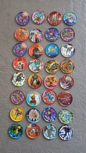 Tazos Yu-Gi-Oh metal Elma Chips.