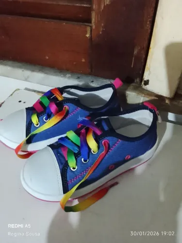 Vendo esse tênis feminino infantil tamanho 26 