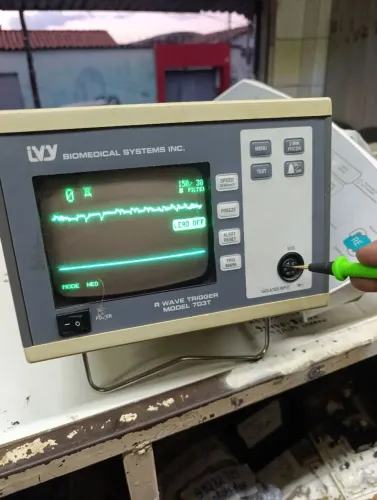 Aparelho de eletrocardiograma ECG 220volts