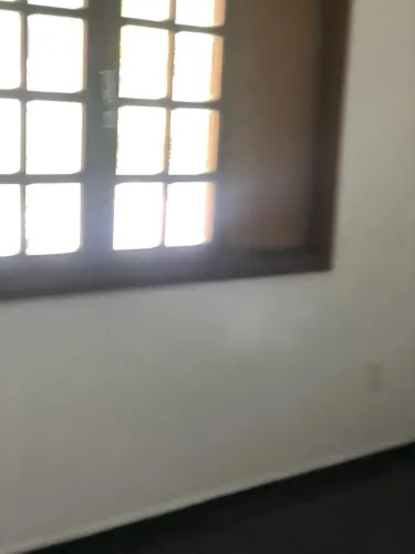 Casa com 2 andares e 6 quartos proxima ao Liceu