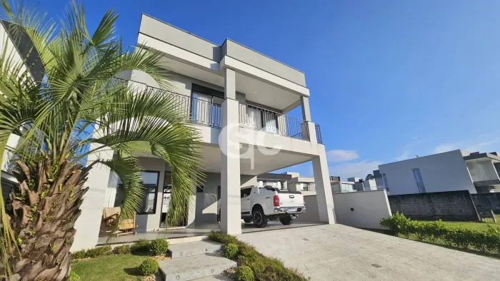 Casa no Condomínio Caledônia